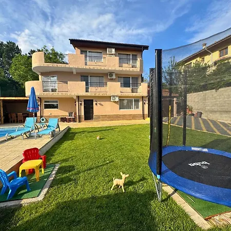 Helena - Pool & Sea View Balchik