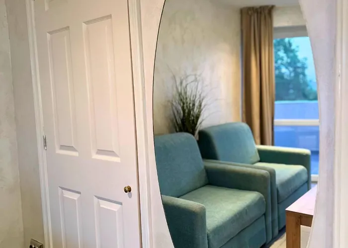 Helena - Pool & Sea View