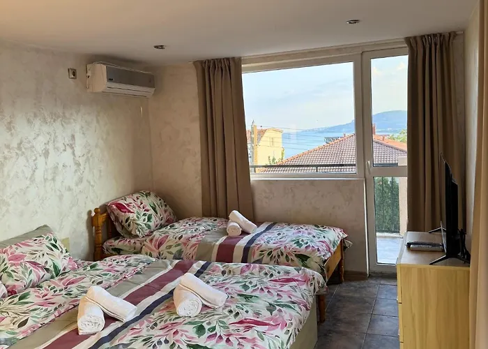 Helena - Pool & Sea View Villa Balchik