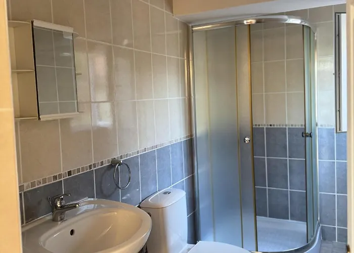 Helena - Pool & Sea View Balchik